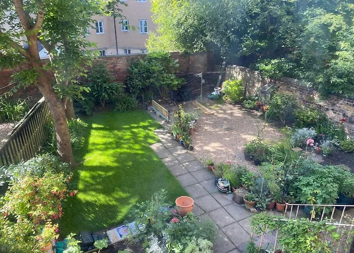 Gorgeous 2 Bed, City Apartment