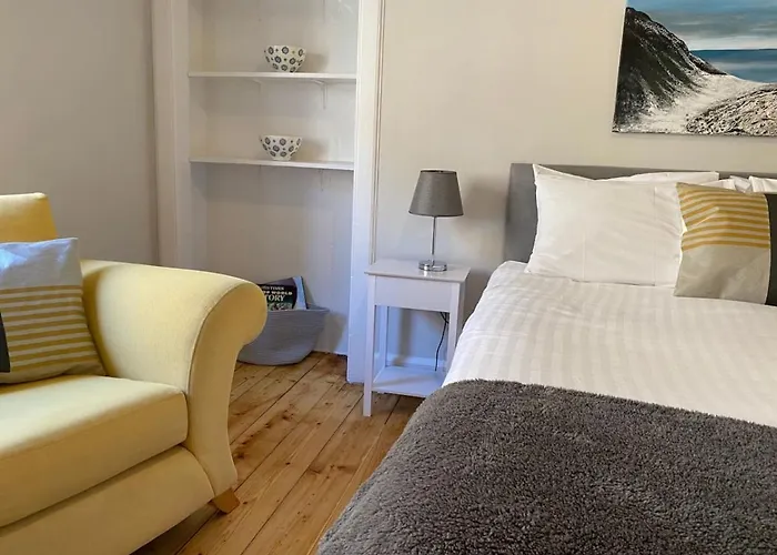 Gorgeous 2 Bed, City Apartment